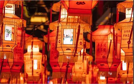 正月十五鬧元宵，歡歡喜喜享團(tuán)圓！韓端機(jī)器人祝大家元宵節(jié)快樂(lè)！